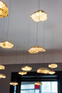 Interioraufnahmen Einrichtung eines Restaurants mit Leuchten von Catellani & Smith