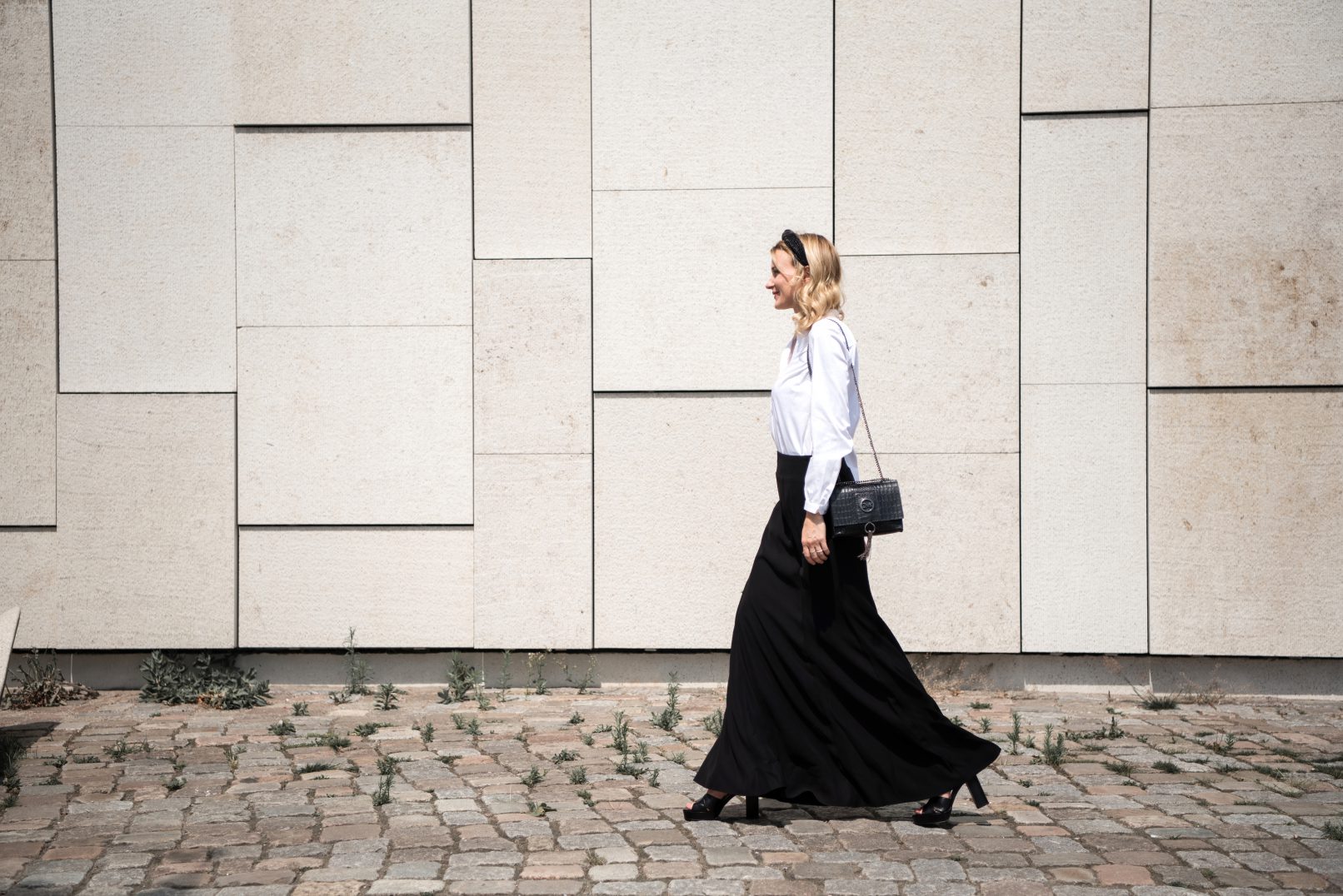 40plus 40+ model modefotografie hamburg in der Hafencity und an der Elphilarmonie