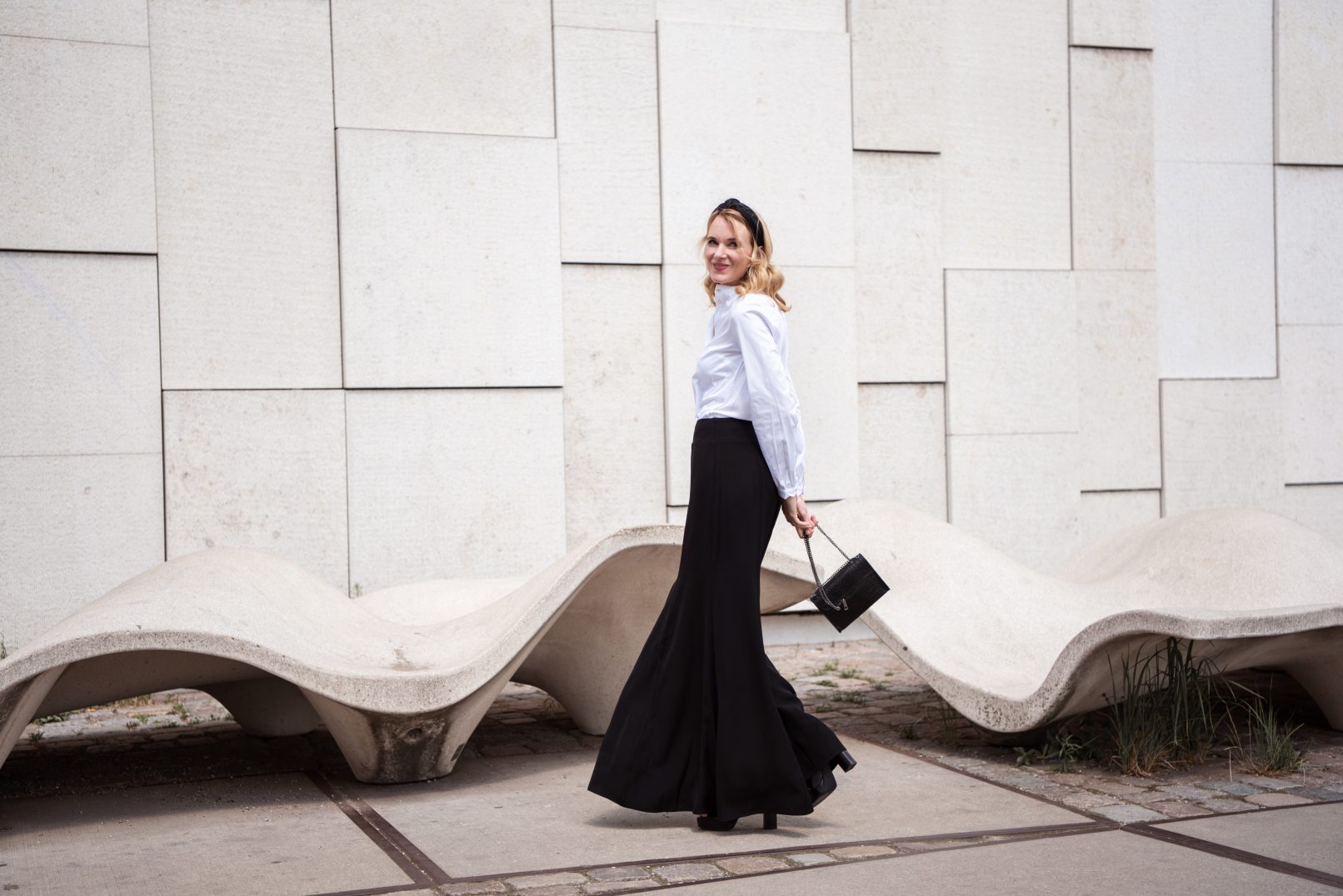 40plus 40+ model modefotografie hamburg in der Hafencity und an der Elphilarmonie