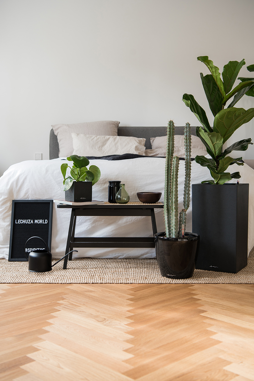 Interiorfotografie im Schlafzimmer mit natürlichen Farben im Japandi Look und Scandi