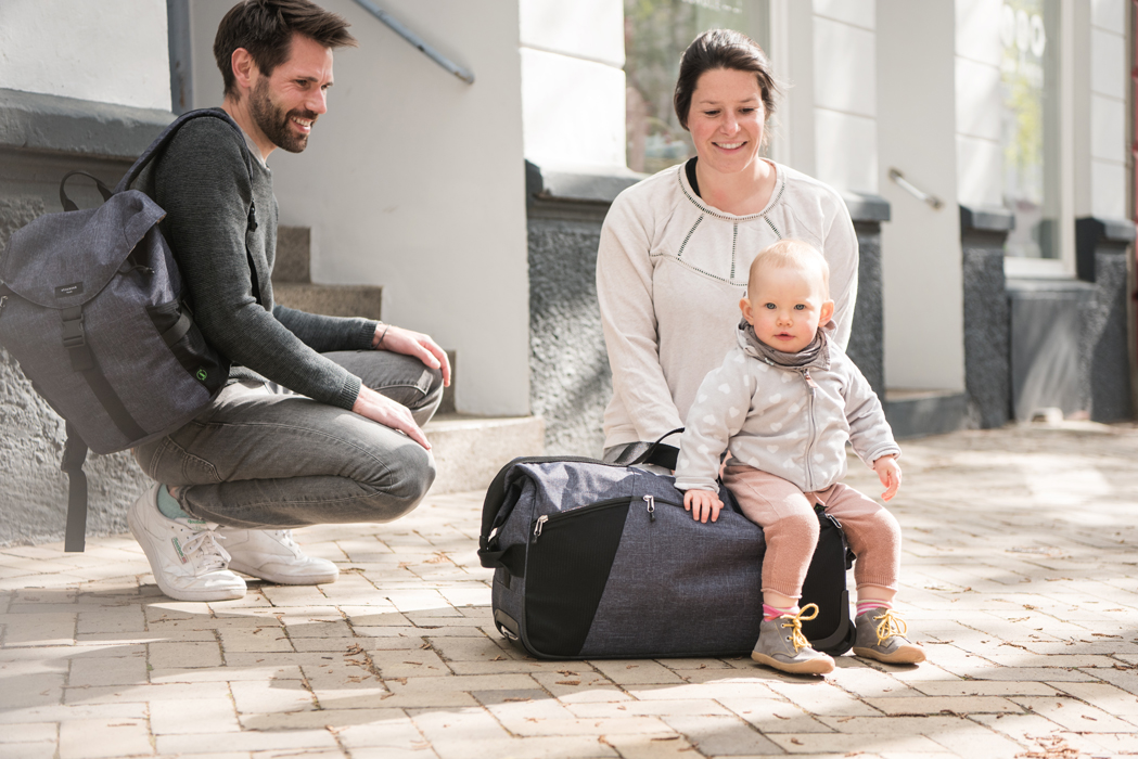 Paar mit Baby Kindermode, Kids Fashion Hamburg