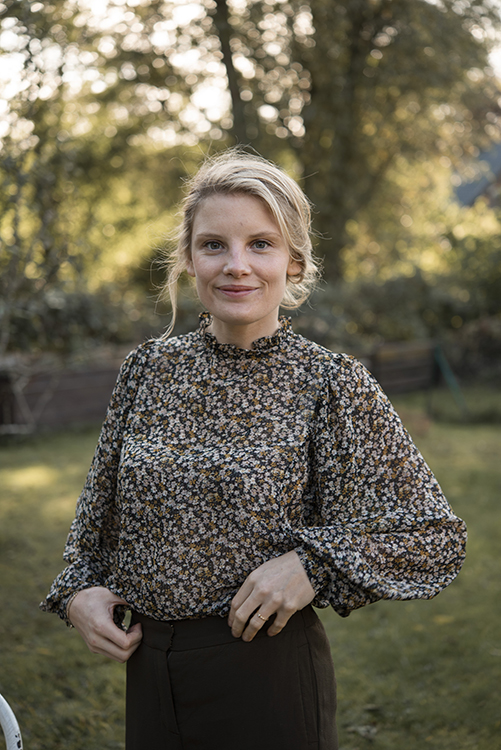 Portrait und Interiorfotografie in Hamburg Table Setting und Homeware Shooting im Garten mit herbstlichem Stilllife