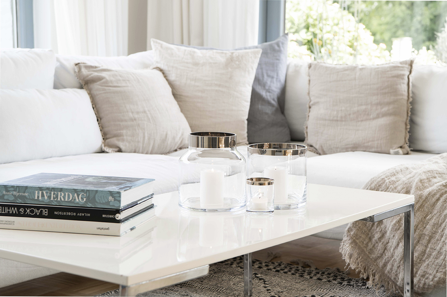 Interiorfotografie Stilllife in Hamburg, Windlichter auf einem Tisch Nordic