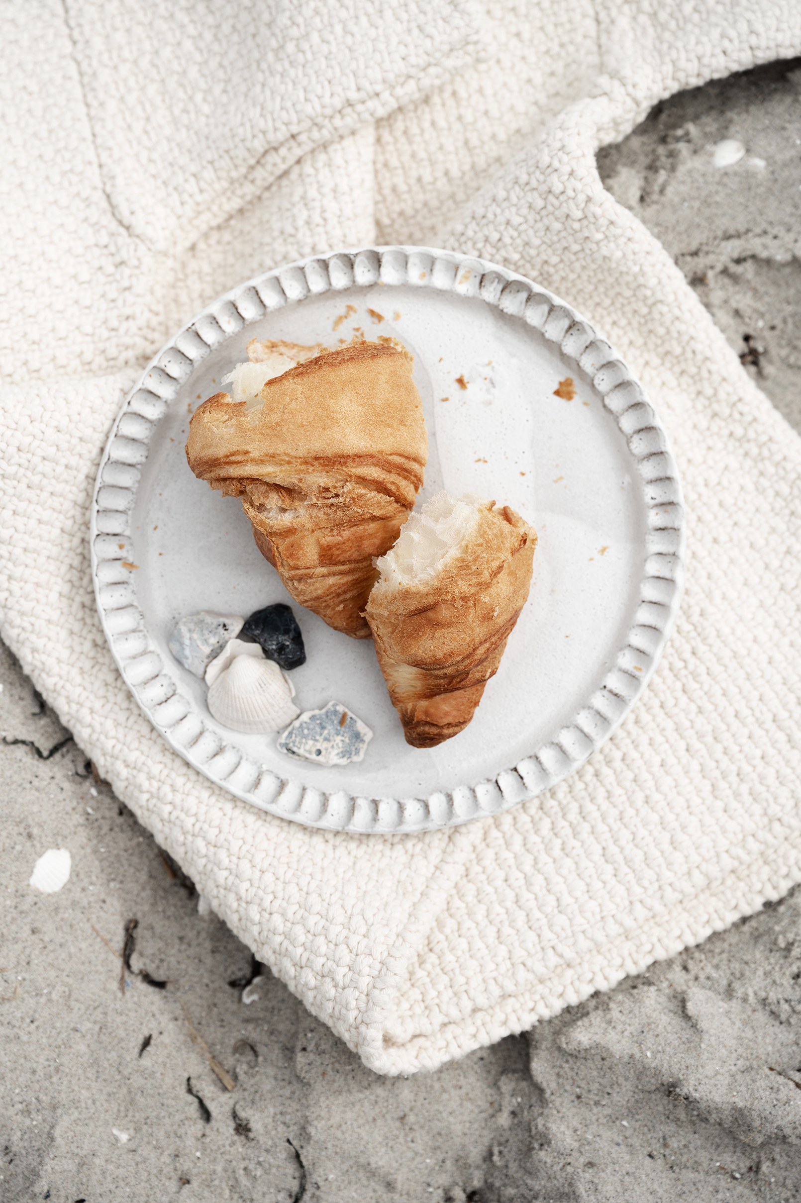 Portrait and Product photography at the beach stilllife