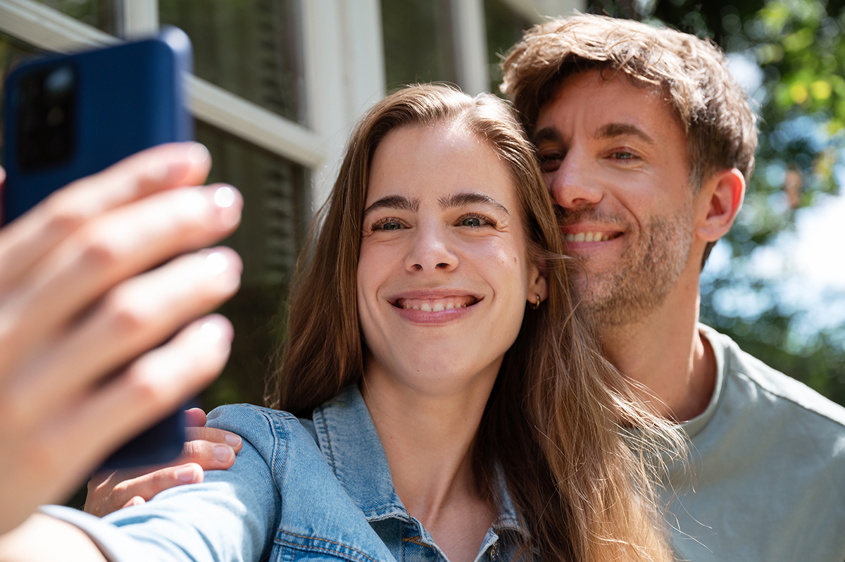 People Couple Shooting Smartphone Videocall Fotografie Hamburg