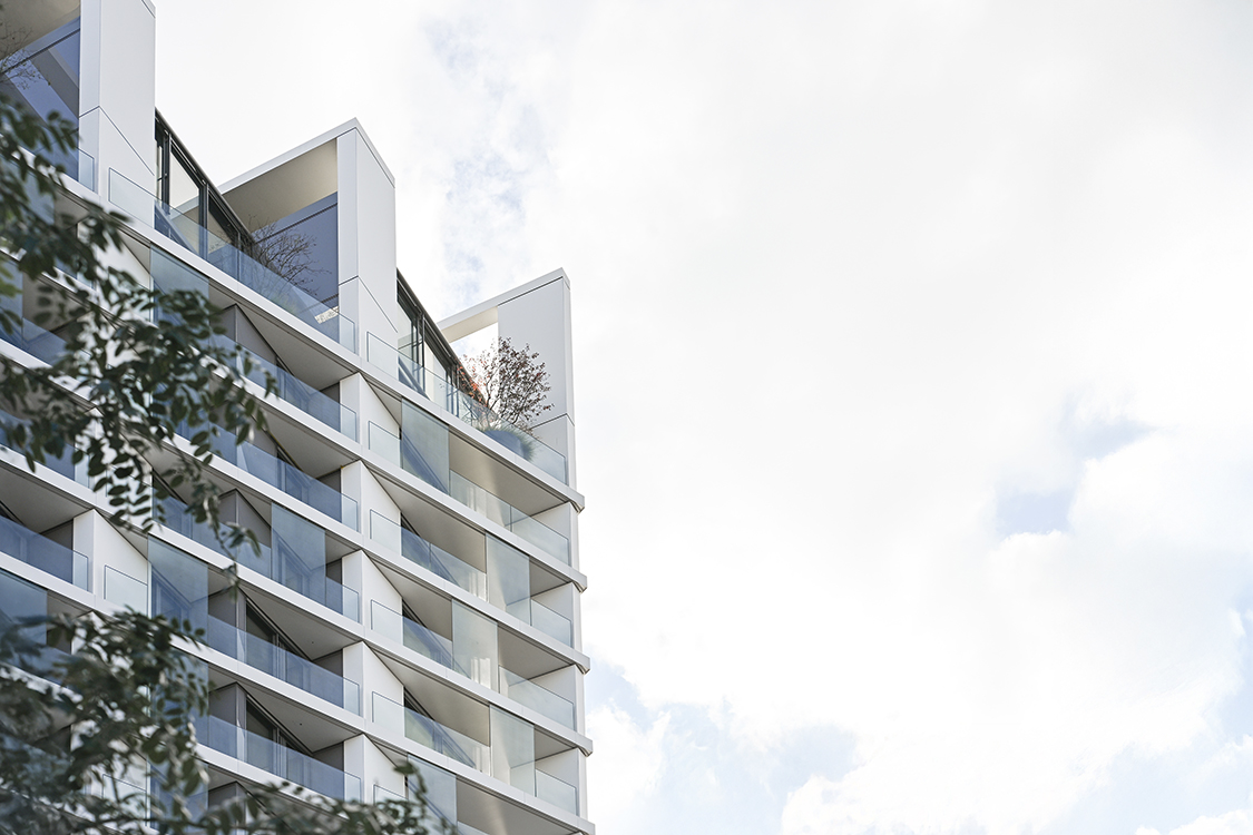 Moderne Wohnarchitektur im Tageslicht